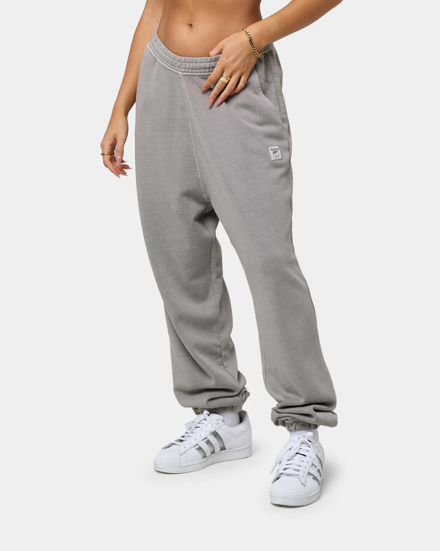 Reebok Women's Classics Natural Dye Small Logo French Terry Joggers Boulder Grey