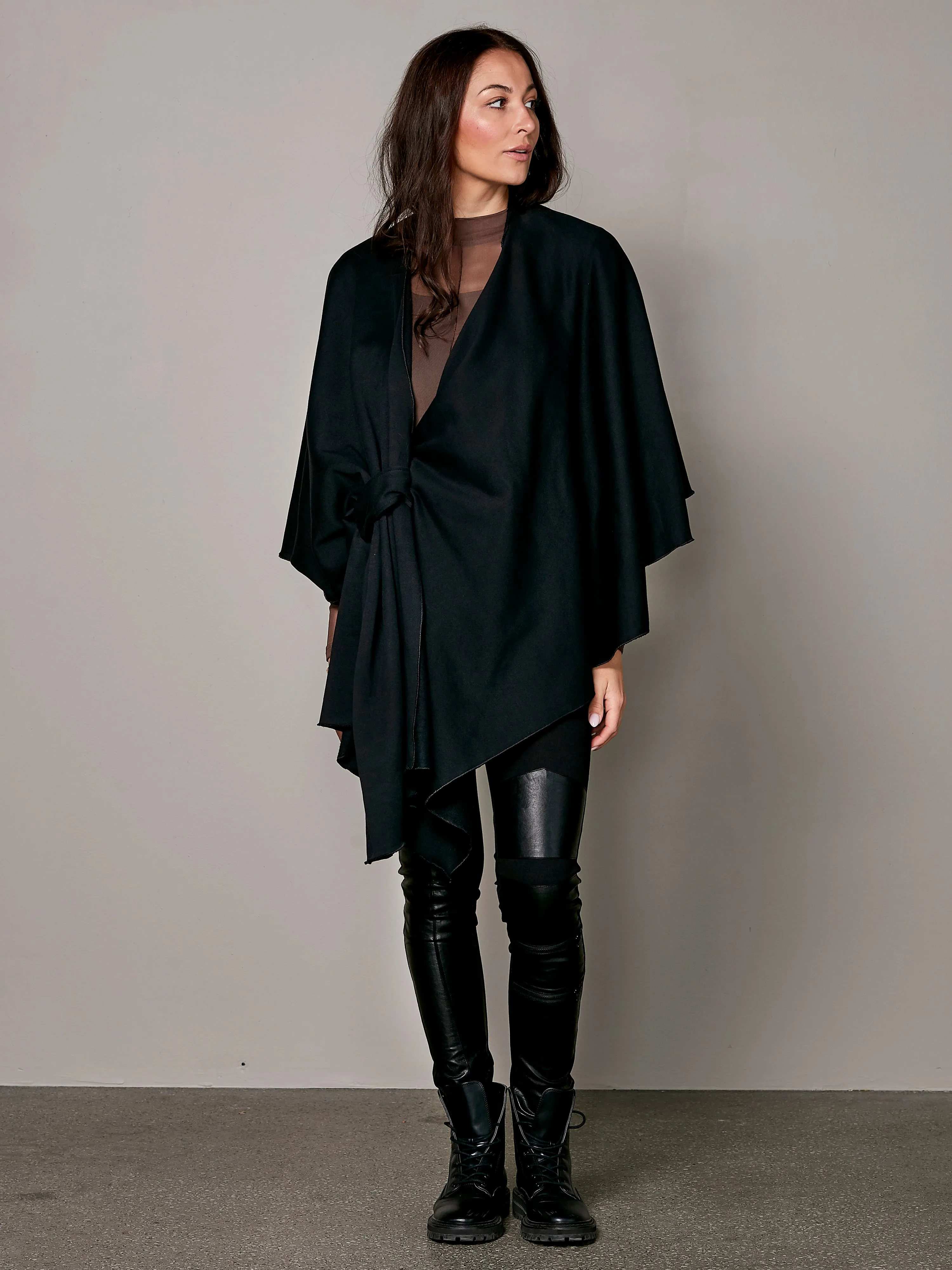 Via Poncho - Black